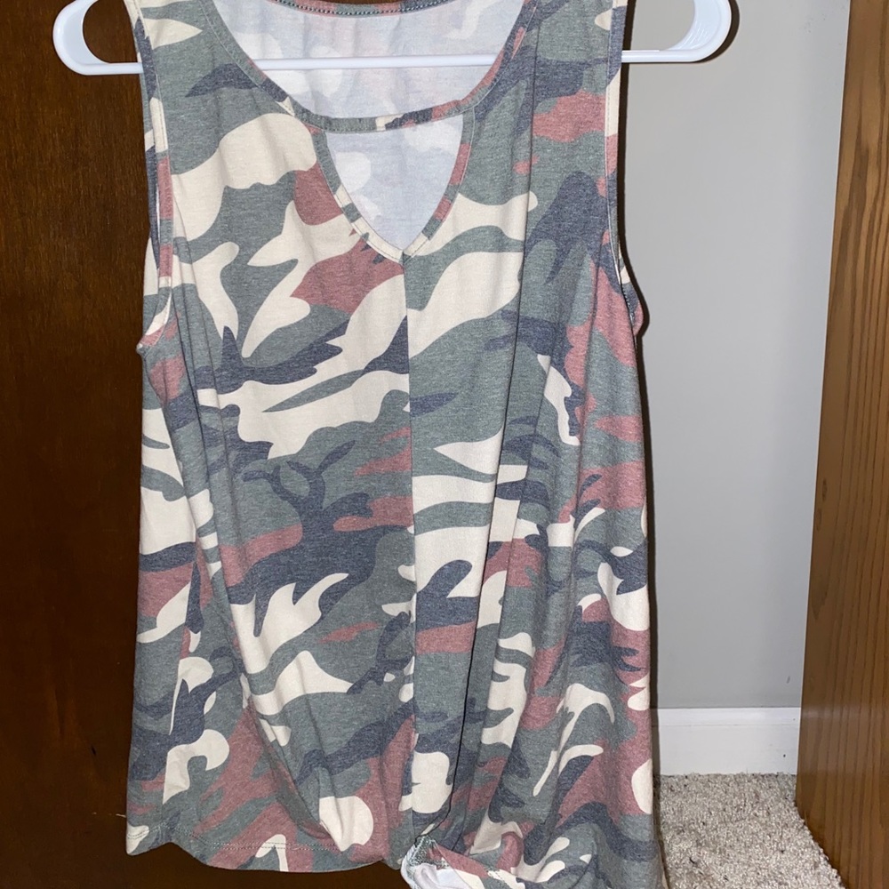 Women’s fashion tank top